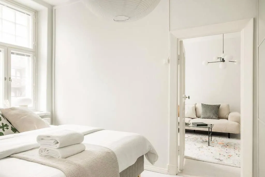 Downtown Light-Filled Retreat Apartment Helsinki