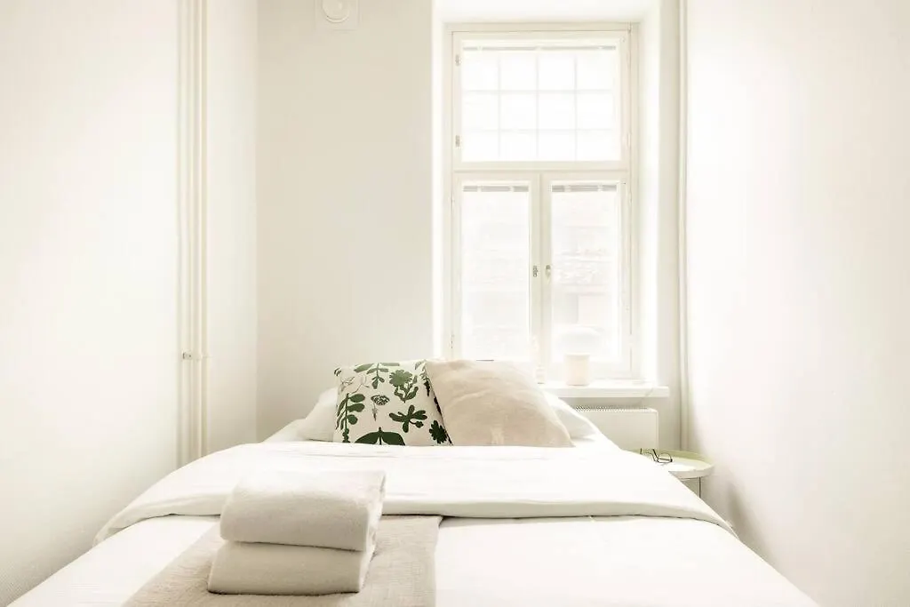 Downtown Light-Filled Retreat Apartment Helsinki