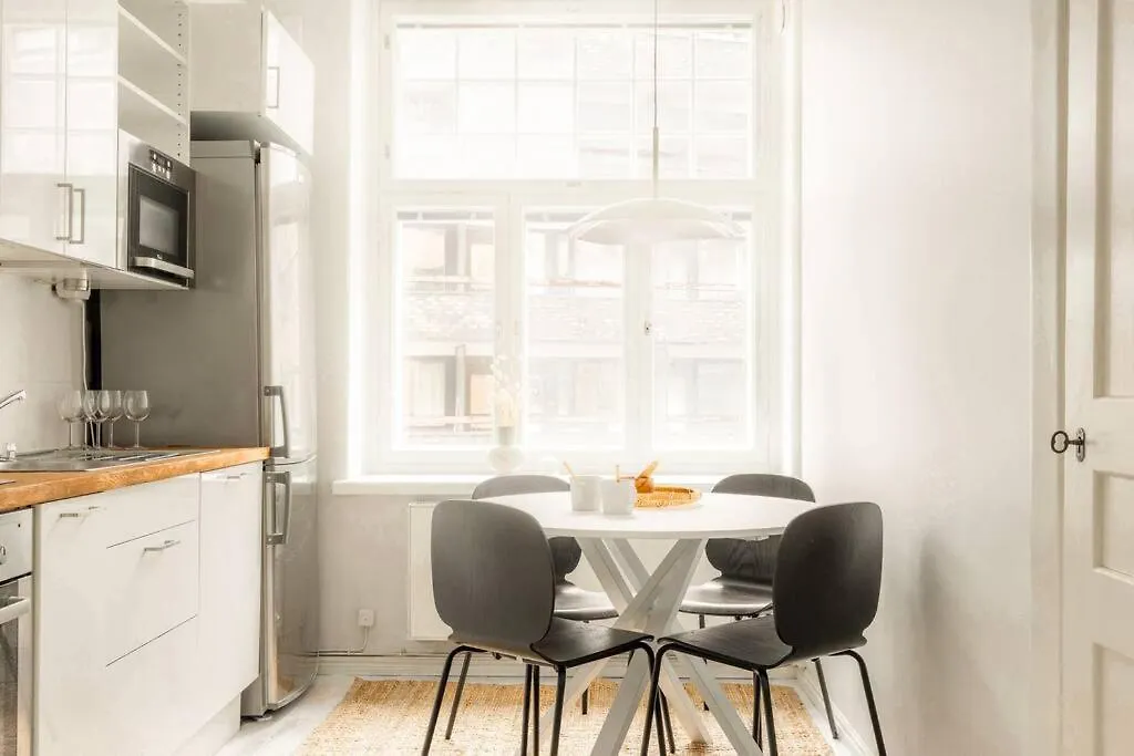 Downtown Light-Filled Retreat Apartment Helsinki