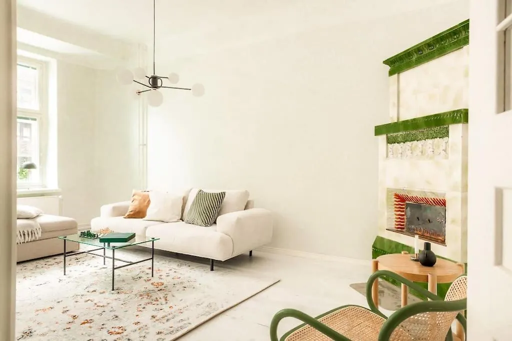 Downtown Light-Filled Retreat Apartment Helsinki