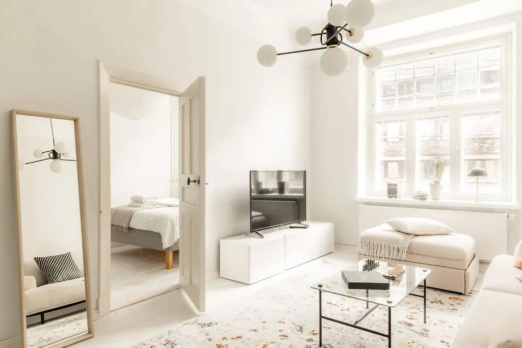 Downtown Light-Filled Retreat Apartment Helsinki